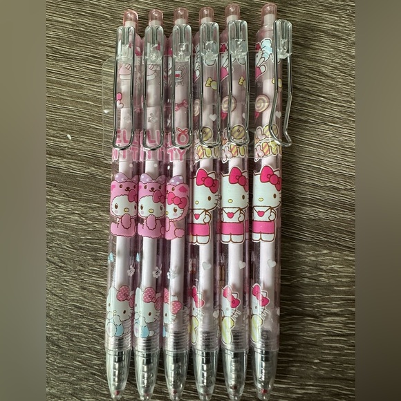 Hello Kitty Keychain and Pen set - Picture 3 of 7